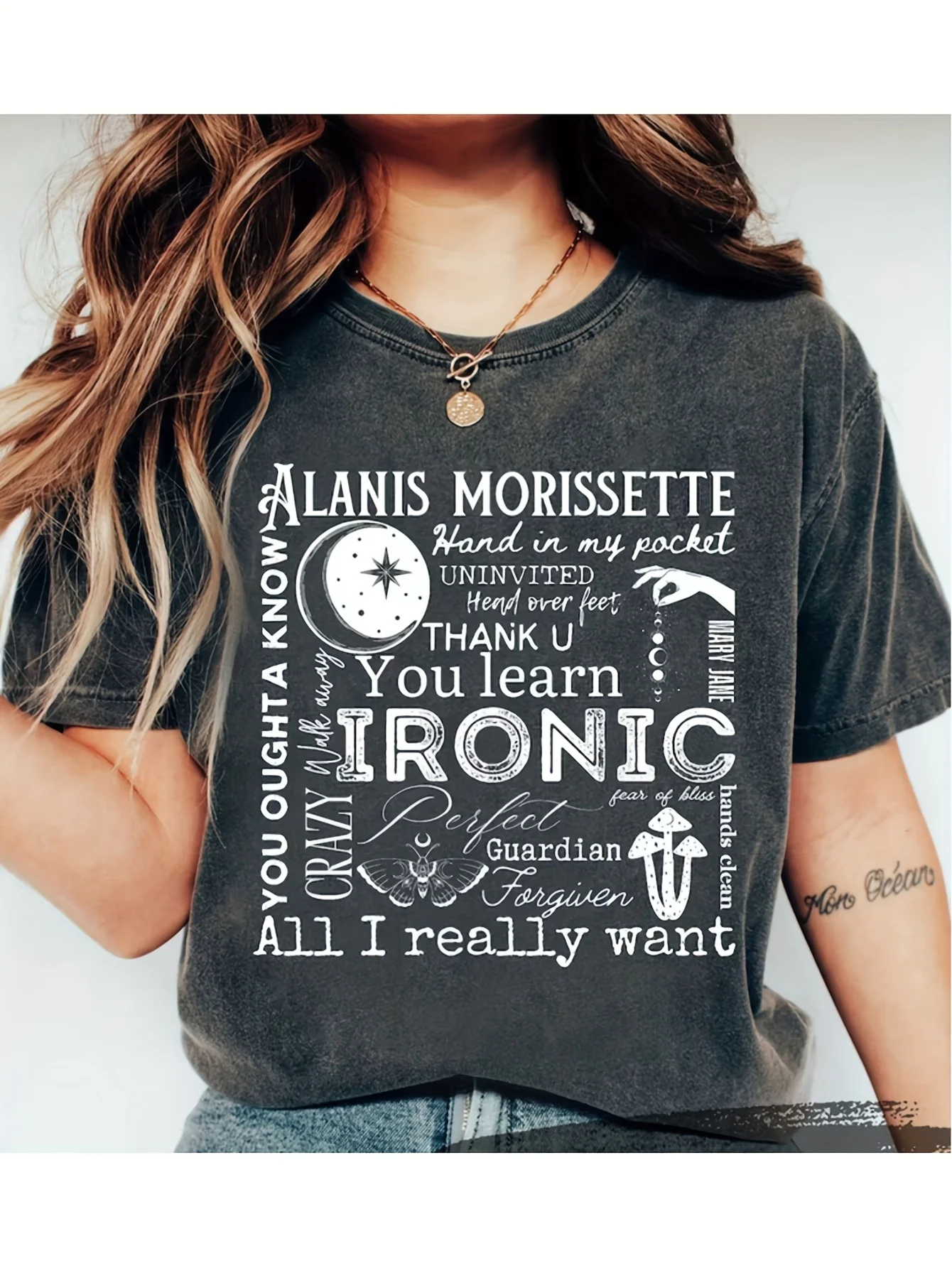 Alanis Morissette Tour-Gedenk-T-Shirt mit Liedtexten und Mondphasenmuster, Konzert-Merchandise-T-Shirt