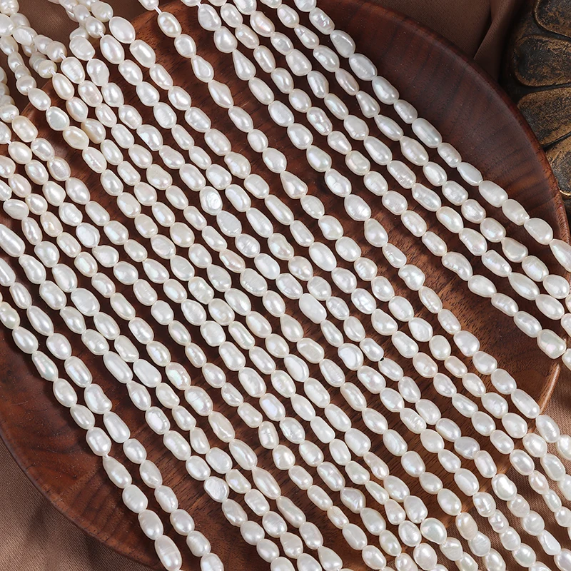 A strand of 4.5-5mm straight holes, double-sided polished Baroque irregular pearls, approximately 35cm in length.