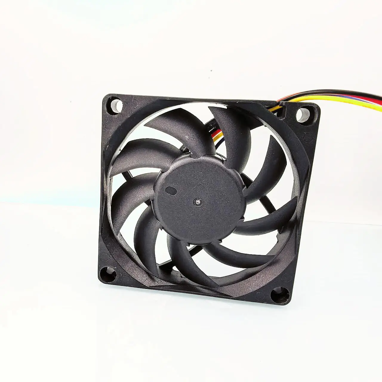 Pengda blueprint 7015 new silent 12V hydraulic bearing PWM speed measurement 7CM main board chassis cooling fan 70X70X15MM