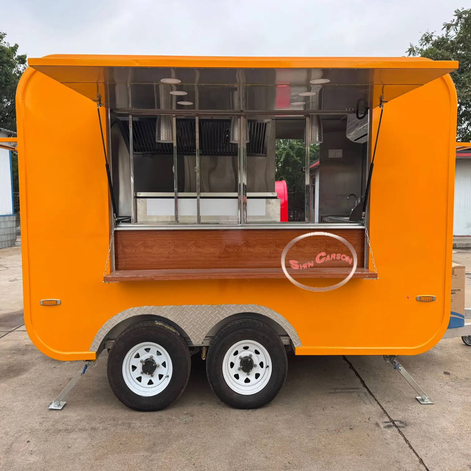 

Orange Outdoor Food Trailer Main Body Eye-Catching Mobile Kitchen Vehicle Quick Stand out Attention Attracting