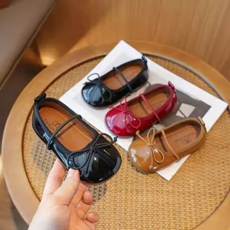 

Spring Autumn Girls Princess Leather Shoes Glossy PU Bowknot Children's Flats Fashion New Kids Causal Ballet Loafers Soft Bottom