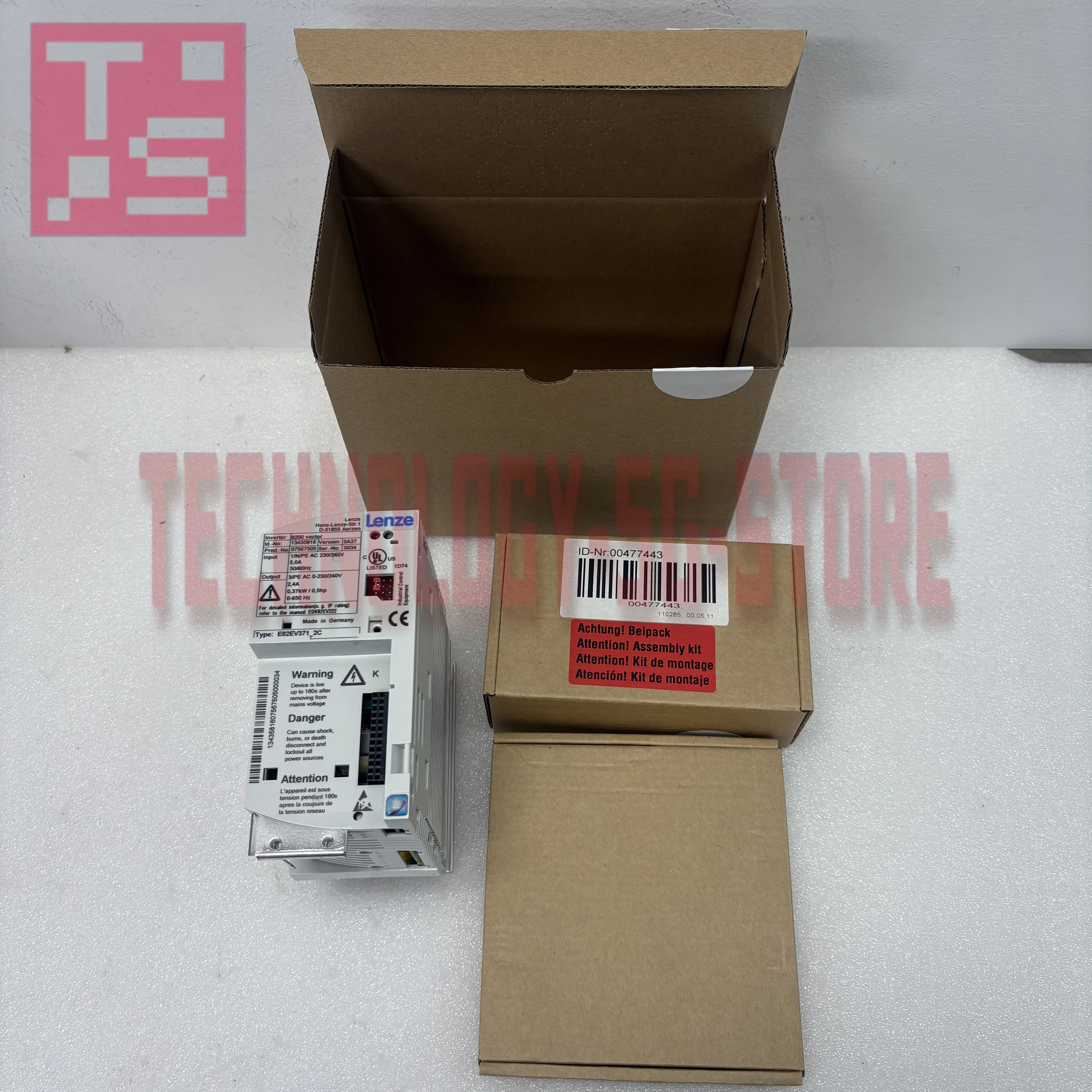 Convertidor de frecuencia E82EV371K2C E82EV371K2C200 nuevo en caja