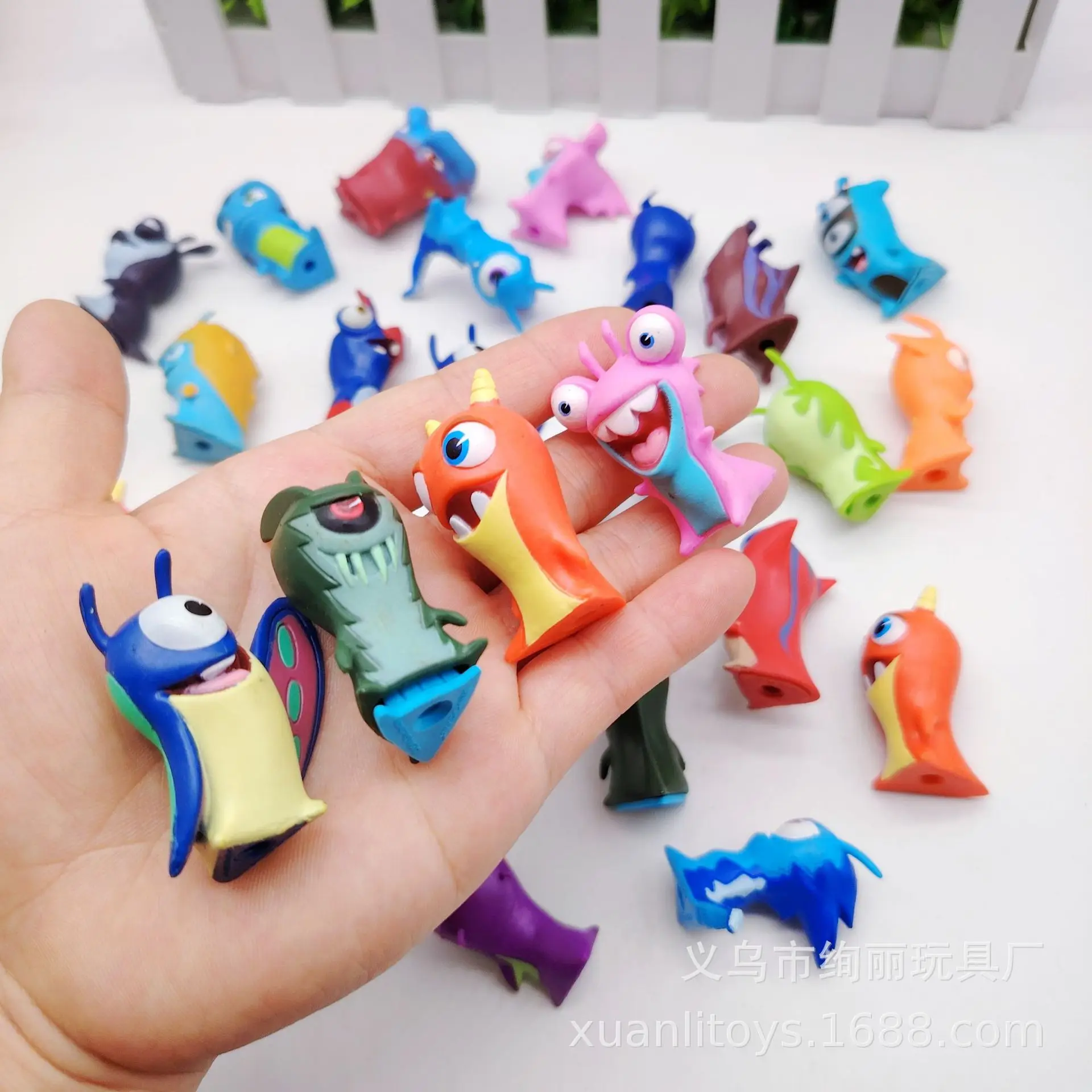 10pcs 5CM Cartoon Elves Slugterra PVC Mini Action Figures Collectible Anime Toys Dolls For Children Birthday Gift