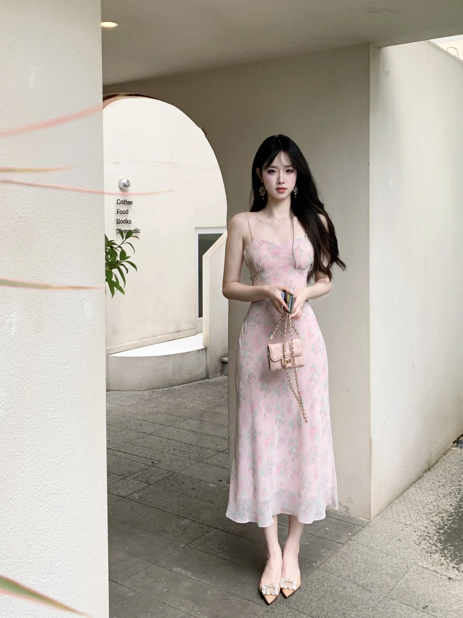 

Летнее облегающее платье Changmi Tang X-версии без бретелек, белое, с завышенной талией, из полиамидного волокна, тонкая модель, уличный стиль, коллекция 2026