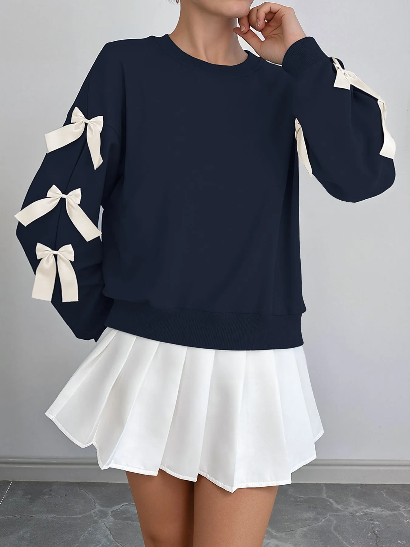 Round Neck Bow Sweatshirt Regular Length Sweet and Fresh with Pullover Patchwork Regular Sleeve Autumn Loose Fit Women Hoodie