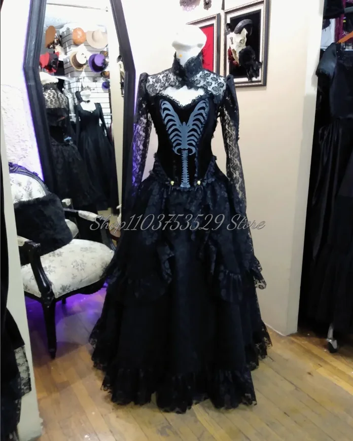 Exquisite Black Victorian Prom Dresses Sexy Lace Applique Long Sleeve Gothic Tiered Puffy Tie Plus Size Punk فساتين حفلة موسيقية