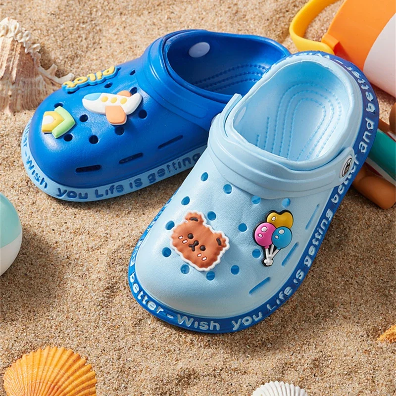 Letnie sandały dziecięce dziurki dziecięce kapcie miękkie antypoślizgowe kreskówki DIY designe buty dziecięce piaszczysta plaża dla chłopców dziewcząt