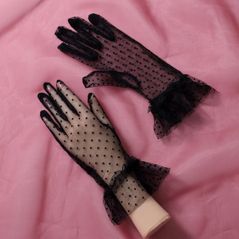 Black fingered short bridal gloves with polka dot wrist length Wedding gloves, suitable for women's wedding accessories