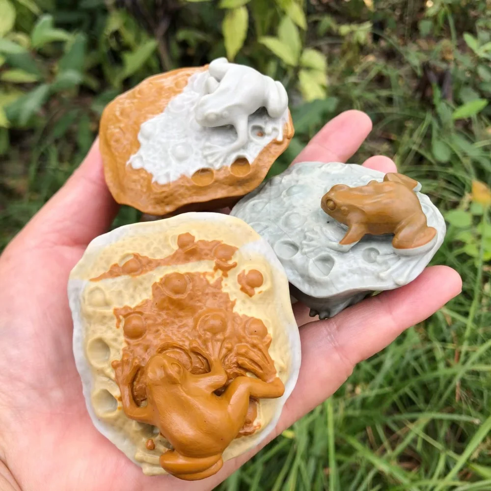 Natural Quartz Jade Frog On Lotus Leaf Carving Figurine Crystal Healing Stone Desktop Ornament Craft Wholesale