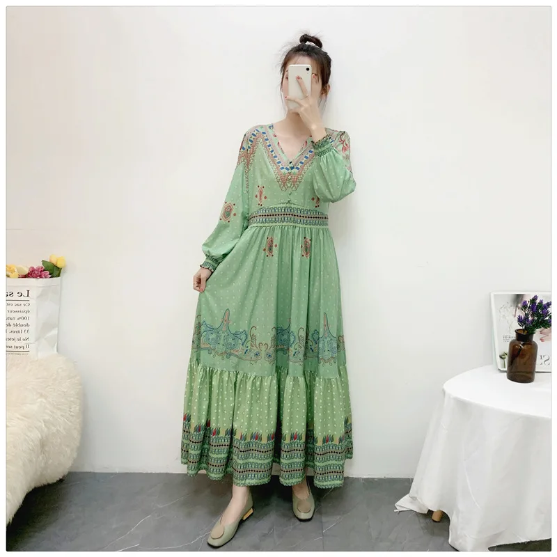 

2024 Spring and Summer New Vintage Exotic Ethnic Style Retro Totem Printing V-Neck Waist Slimming Oversized Hem Long Dresses