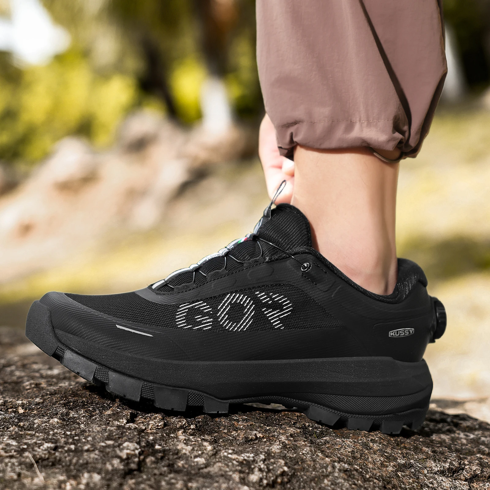 Men Walking Shoes Outdoor Non-Slip Casual Luxury Designer Comfortable Male Breathable Original Brands Lightweight Running Shoes