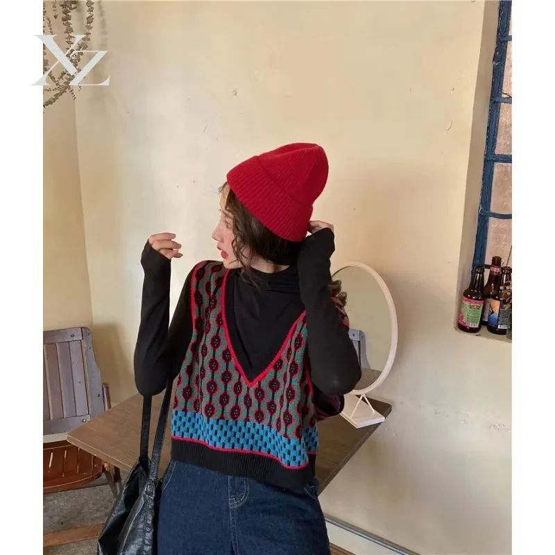 Hot Sale Chic Women's Loose Knitted V-Neck Sweater Vest Floral Embroidery Street Fashion College Harajuku Style For 2023