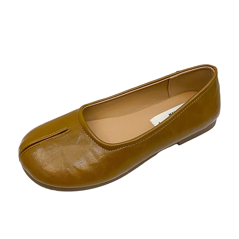 Sapatos rasos de sola macia para mulheres, mocassins casuais brancos, confortáveis e leves, na moda slip-on