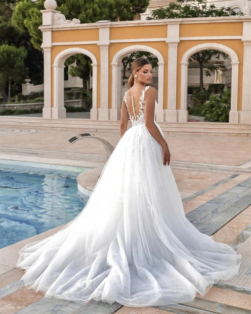 

Customized Mermaid High Quality White Tulle Evening Dress Luxury V-Neck Sleeveless Celebrity Gowns Special Occasion Gowns