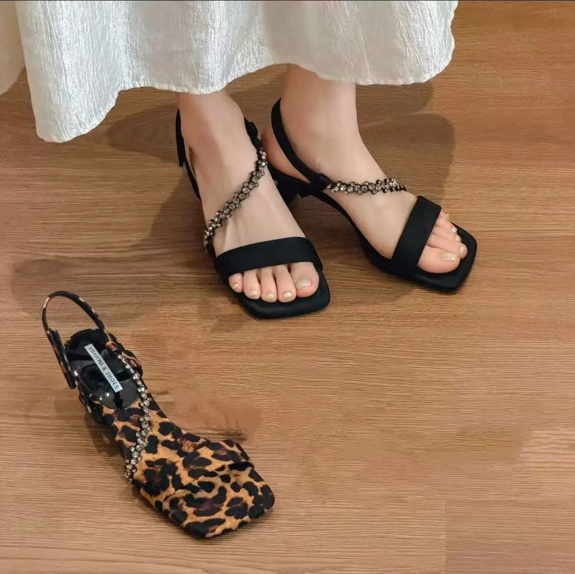 nouvelles-sandales-d'ete-a-talons-hauts-pour-femme-elegantes-a-bout-carre-avec-une-seule-bride-ornees-de-strass-effet-diamant-doublees-en-pu-tendance