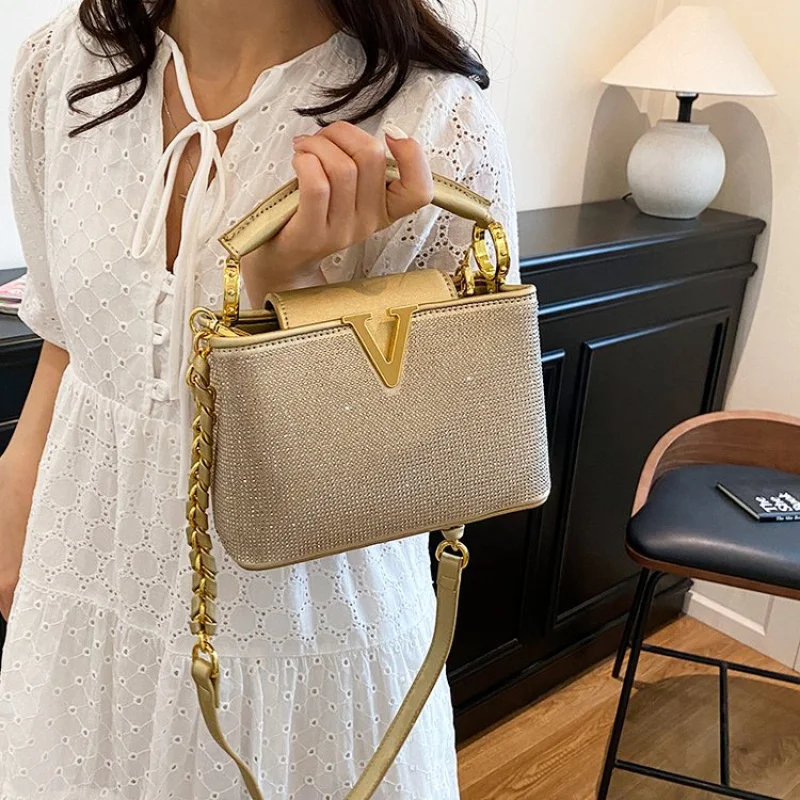 

Women's Shoulder Bag Made Of Grid-Printed Leather Boasting Paris Style And High-End Vintage Chic Look​