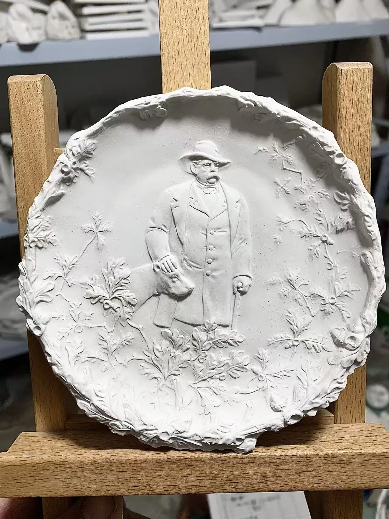 Home Decoration Ornaments, Iron-Blooded Prime Minister Bismarck Relief, Office Decorations, Desktop Decoration Ornaments