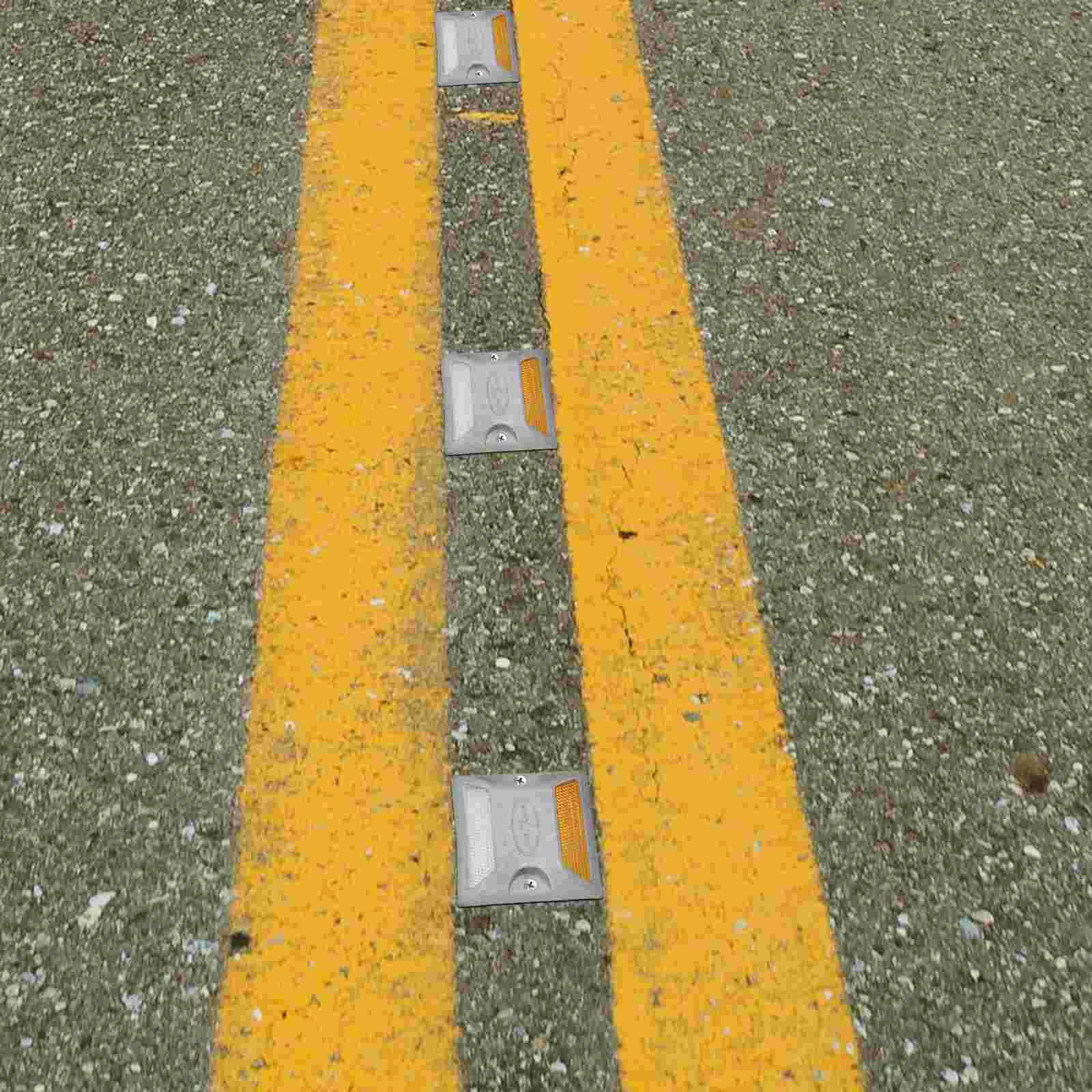 مسامير أمان على الطرق، علامة درب عاكسة للرصيف على جانب الطريق، ملحقات أمنية وامضة، أصفر مزدوج