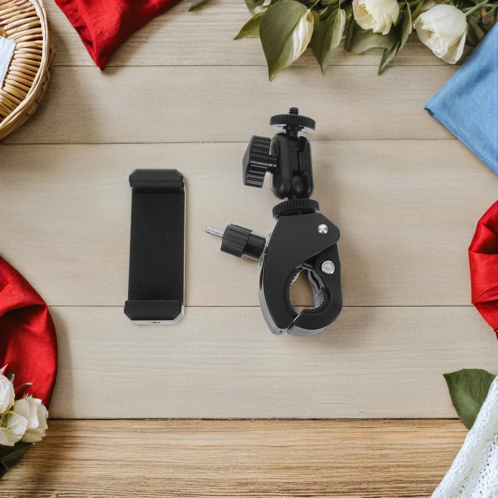 

Clarinet Phone Lyre Adjustable Music Stand Clip Quick Release 4.5-7 Inch Rotating Sheet Holder Portable Clarinet Lyre Clamp