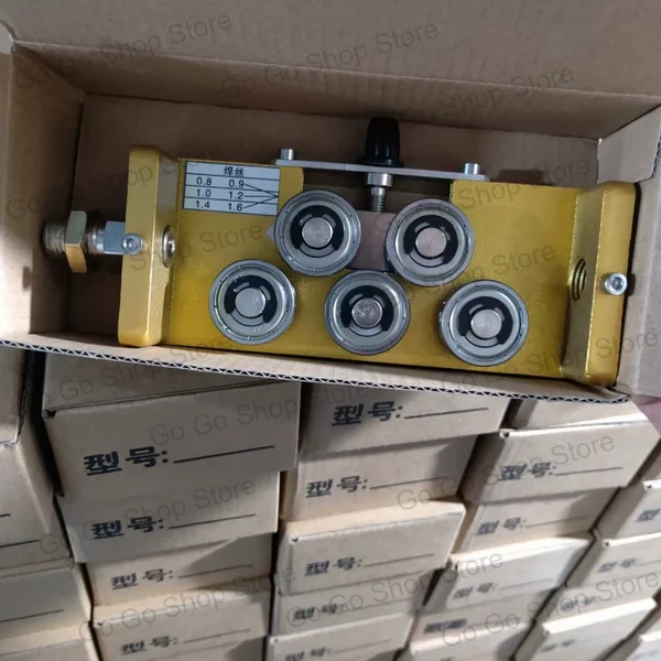 Barrel cap welding wire straightener, corrector, straightener 5-wheel robot, barrel Yaskawa OTC wire feeding tube straightener
