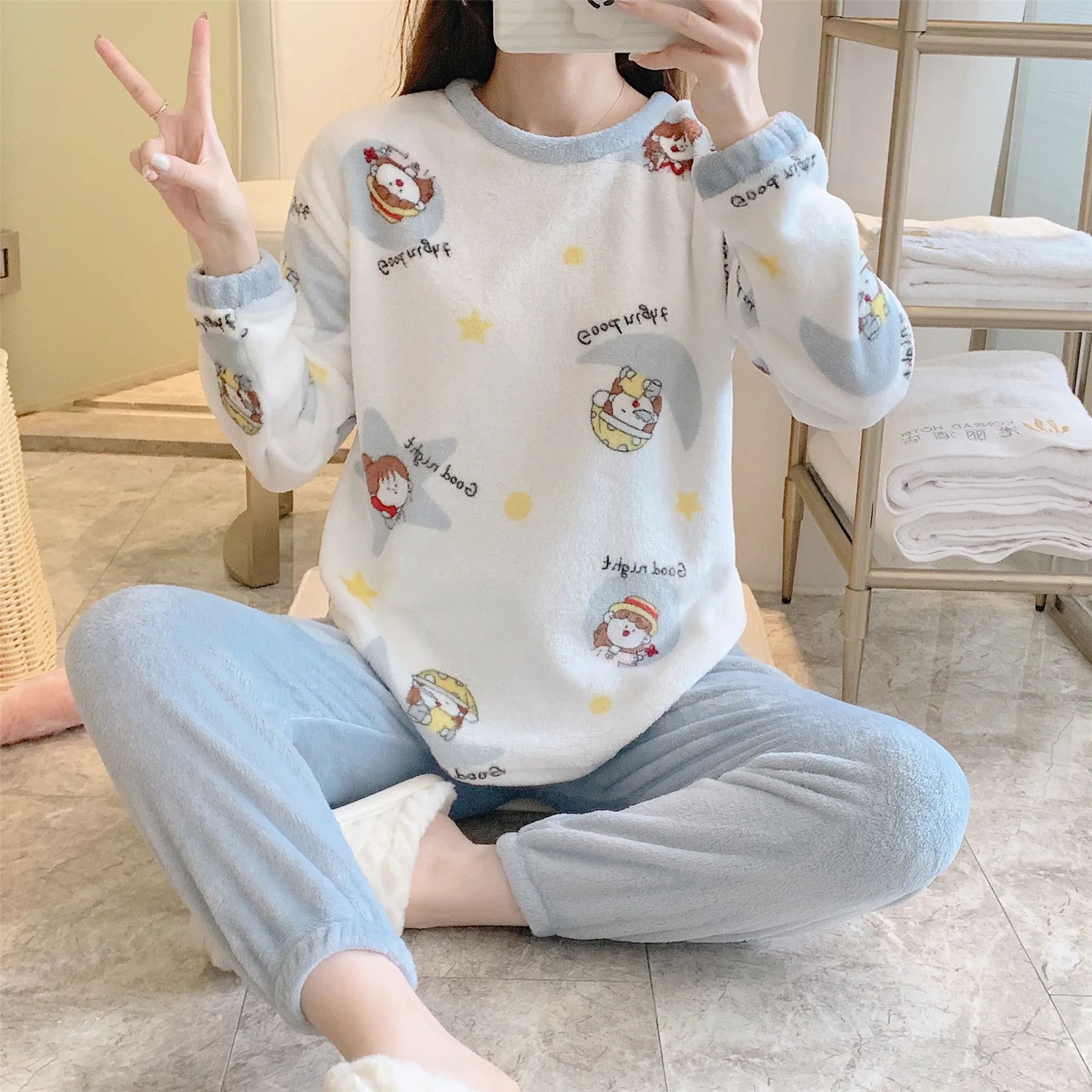 Winter Flannel Sleepwear Women\'s Pajamas Set Thickening Home Clothes Round Neck Long Sleeve 2 Pieces Set Cute Printing Home Suit