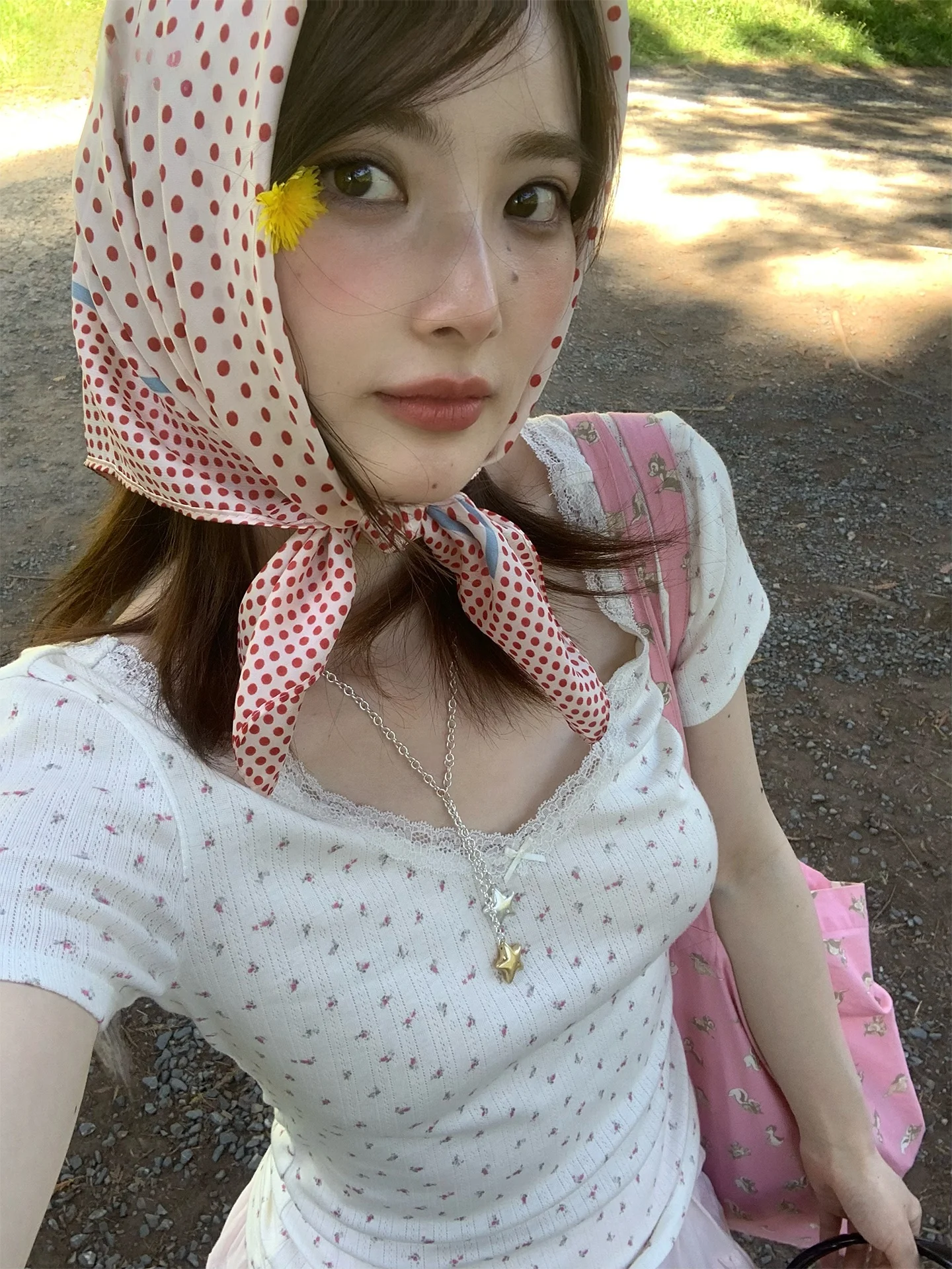 

Футболка с цветочным принтом из органического хлопка с V-образным вырезом, кружевом и эффектом похудения, с коротким рукавом, длиной до плеч, для девочек, модная коллекция Весна