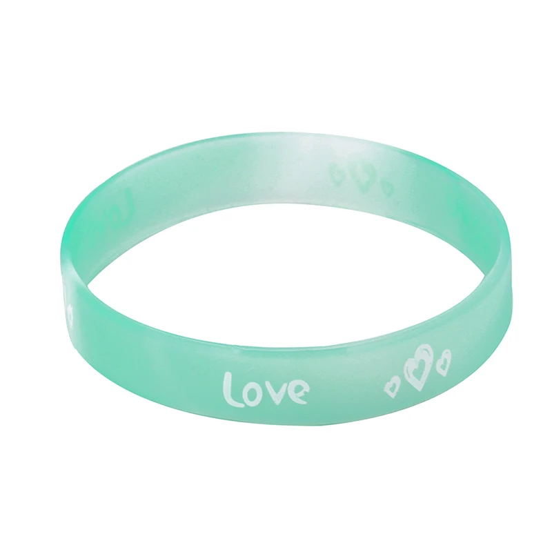 FLOLA 10pcs Luminous Heart Silicone Bracelets Candy Color Love Letter Sport Rubber Wristband Bracelet Bangle Jewelry brtc40