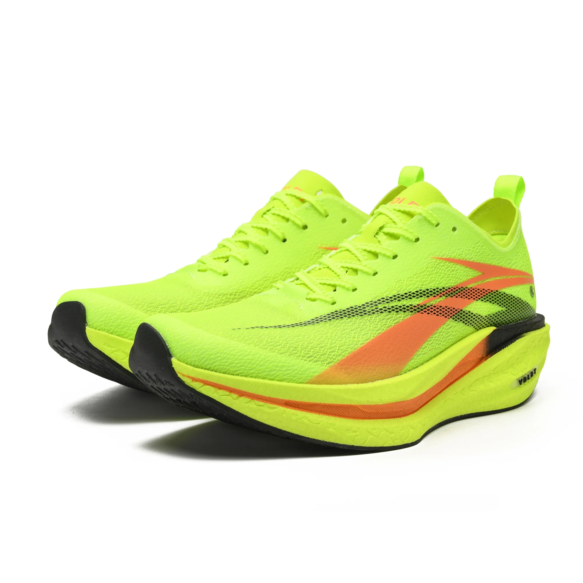 New Breathable and comfortable outdoor sports shoes trainers men's spring and autumn fashion casual rivets plate shoes