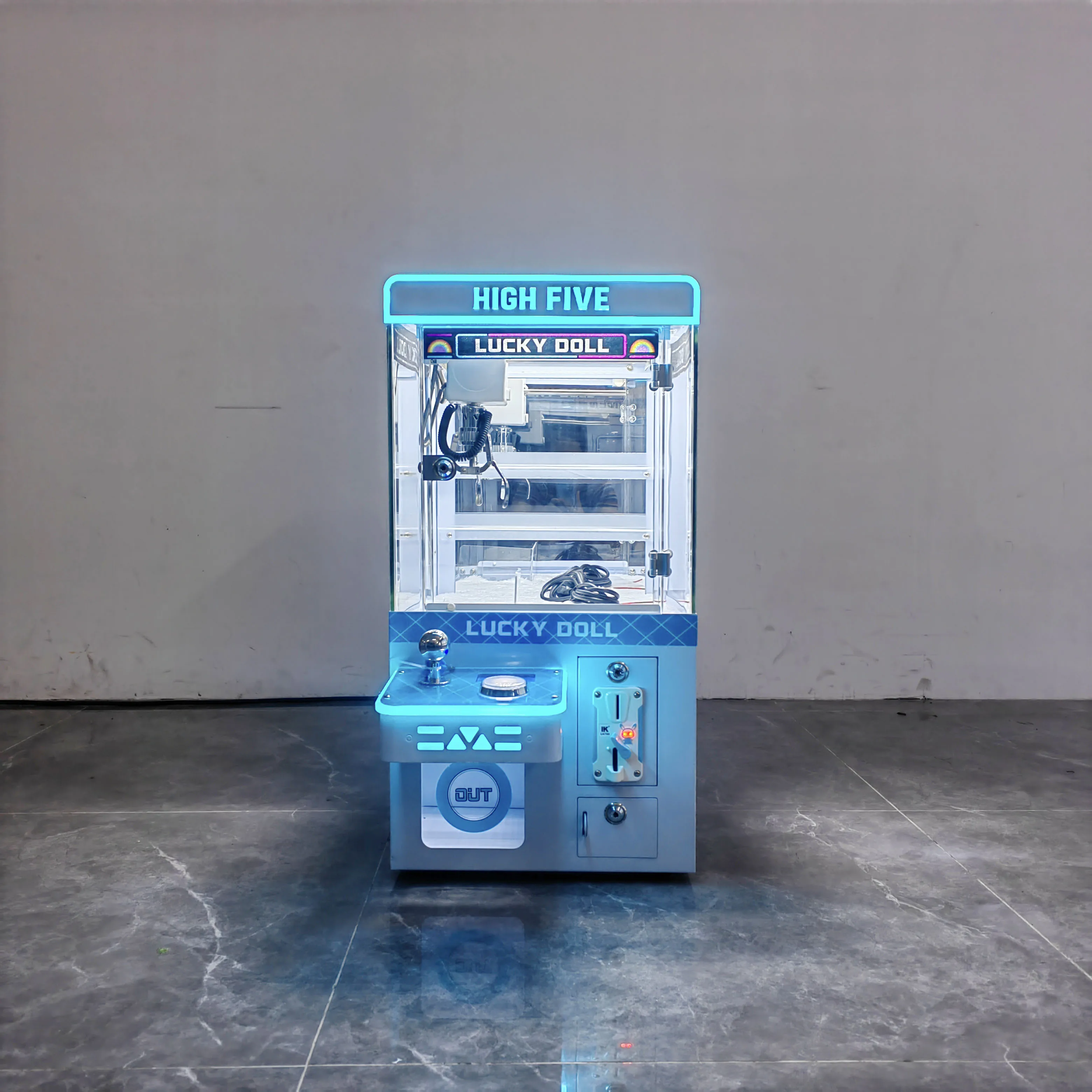 Customized Coin-Operated Arcade Toy Mini Doll Crane Claw Machine