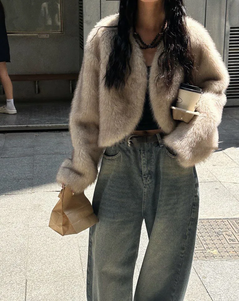 Faux Fox Fur Women Coats Solid Short Jackets Long Sleeve Round Neck Open Stitch Thick Slim Fit Elegant Casual 2026 Autumn Winter
