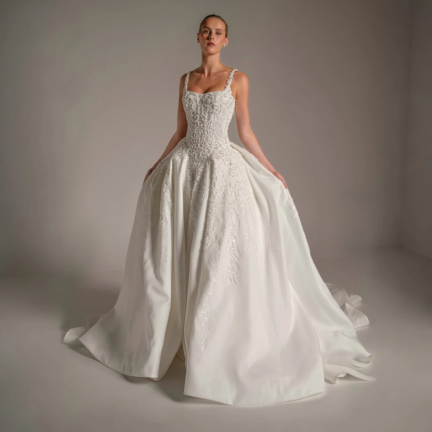 Sheer Fairy Wedding Dresses Elegant Square Neck Tulle A-Line Backless Appliques Pearls Corset Dubai Bridal Gown SW167 Customized
