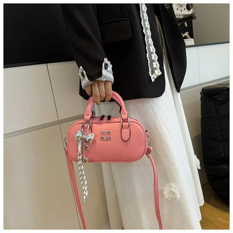 

Luxury Designer Vintage Messenger Bag For Women With Letter Logo Paris Fashion Elegant Simple Tote Style