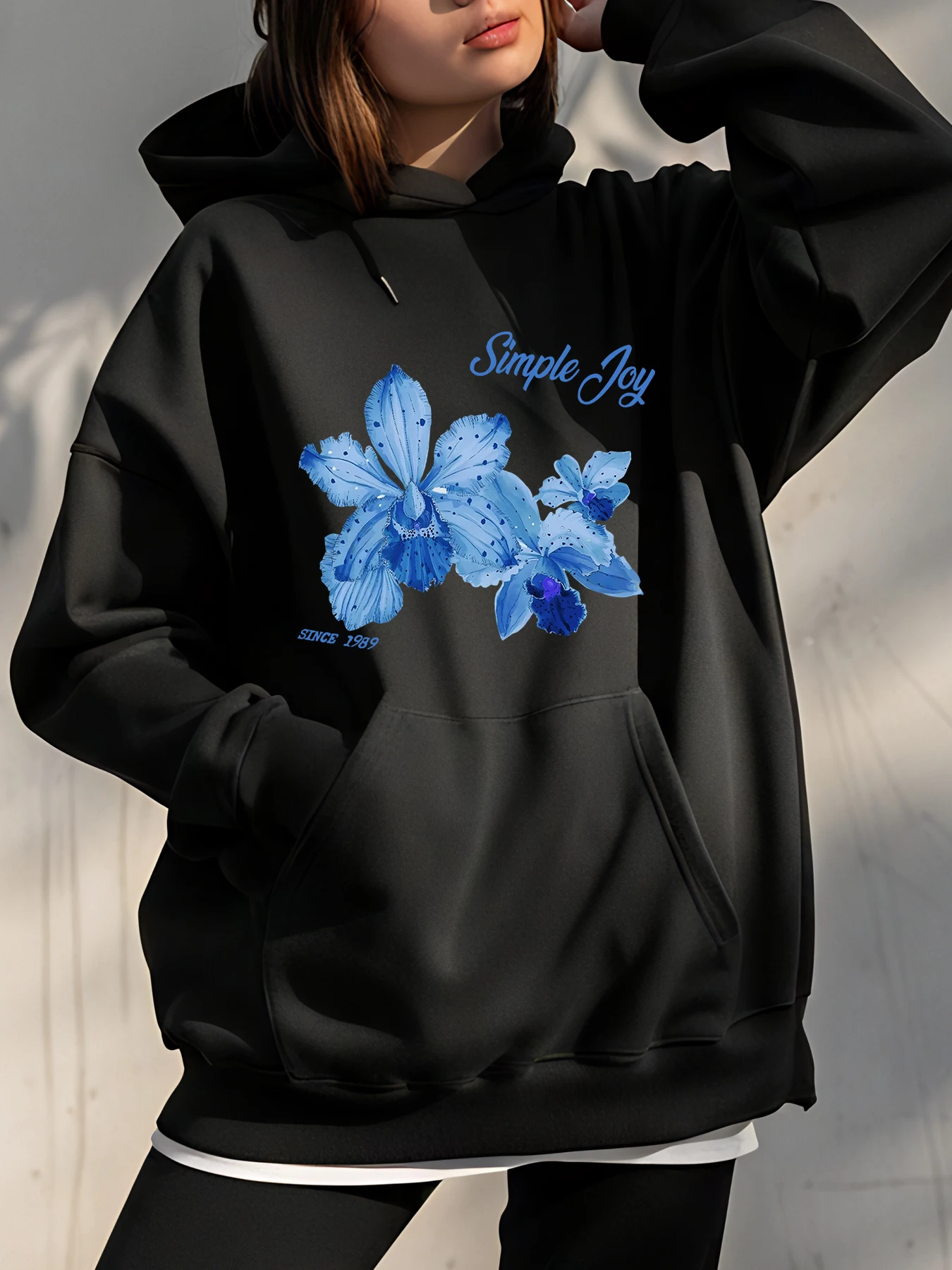 

Женская черная толстовка с цветочным принтом, толстовка большого размера, повседневная уличная одежда, модная осенне-зимняя одежда