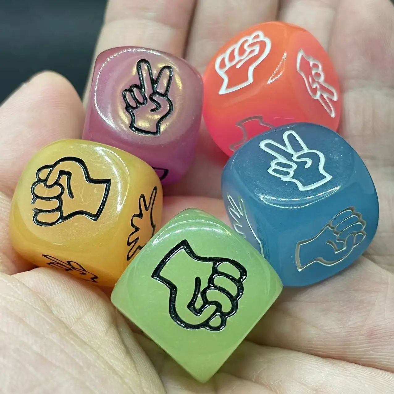 5pcs/Lot  Acrylic 20mm 5 Color Glow In The Dark Luminous Rock Paper Scissors Dice For Children\'s Toys And Family Party Games