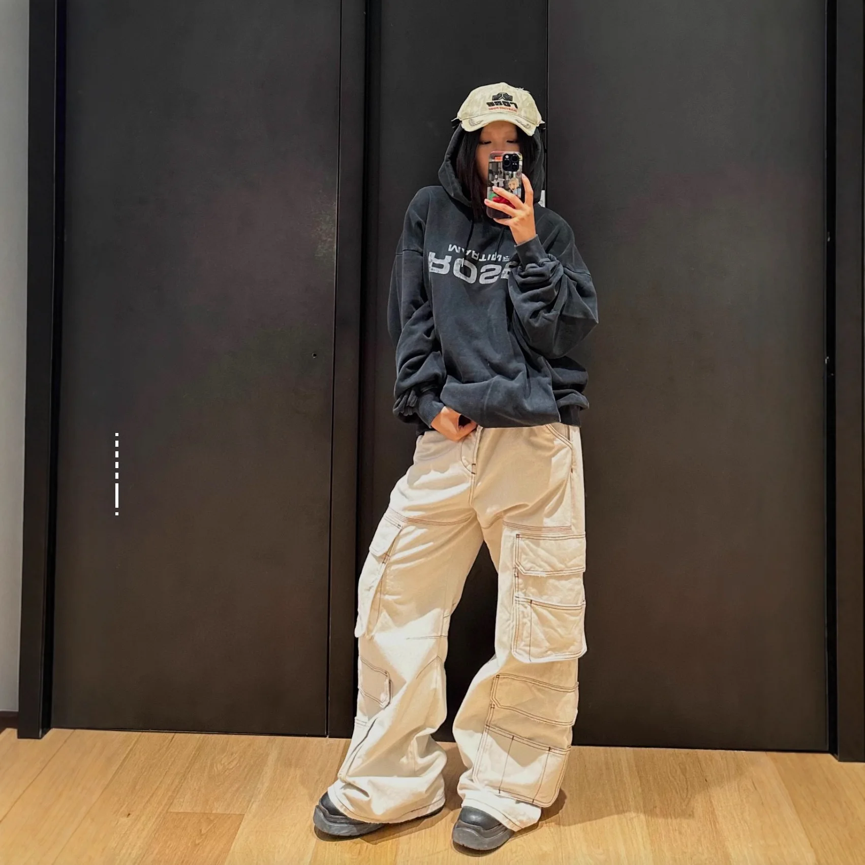 เสื้อฮู้ดดี้ Martine Rose ลายโ - Streetwear Brand Slogans บทวิจารณ์และราคา