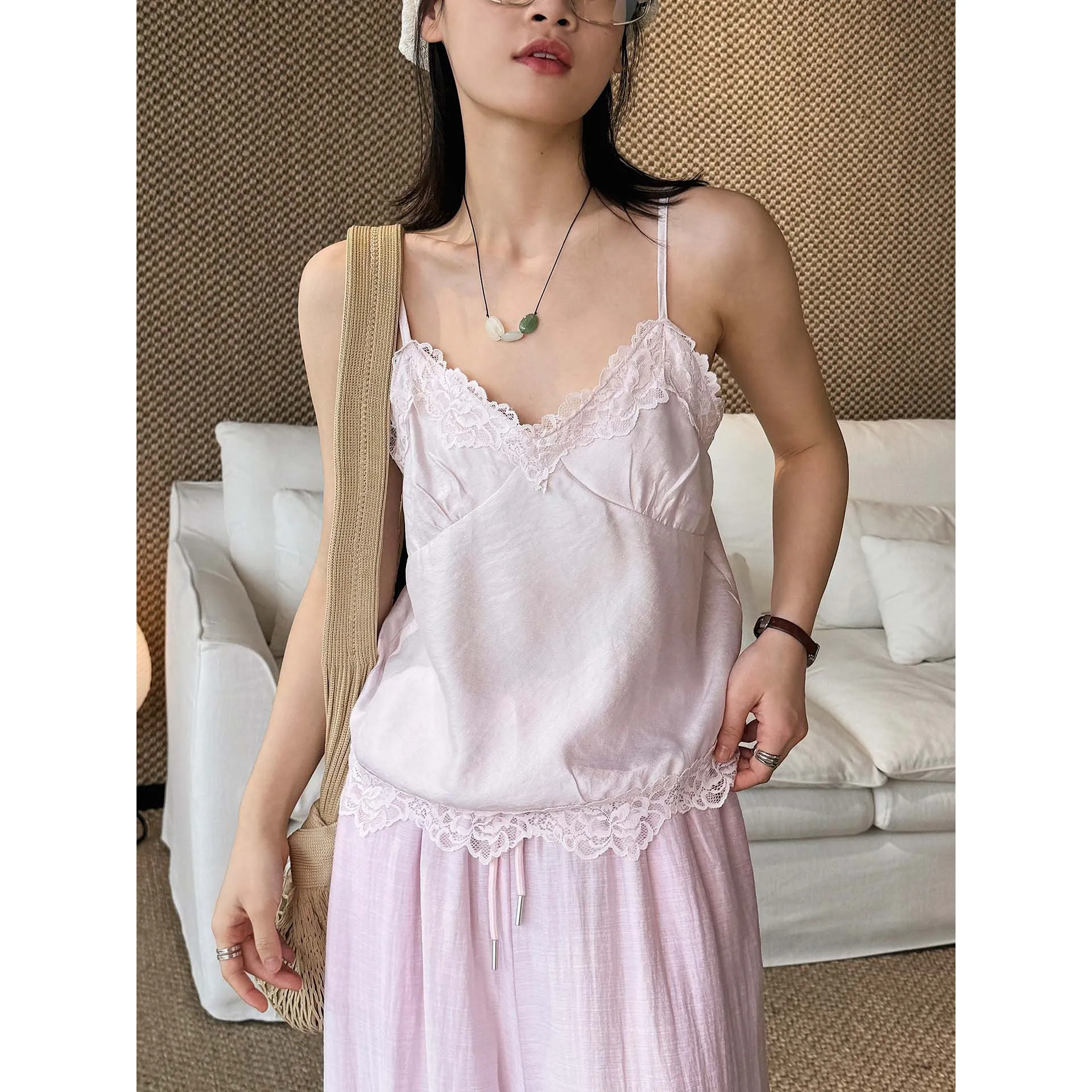 

2026 Summer New Lazy Relaxation V-neck Lace Splicing Suspender Exquisite Slim Top Women