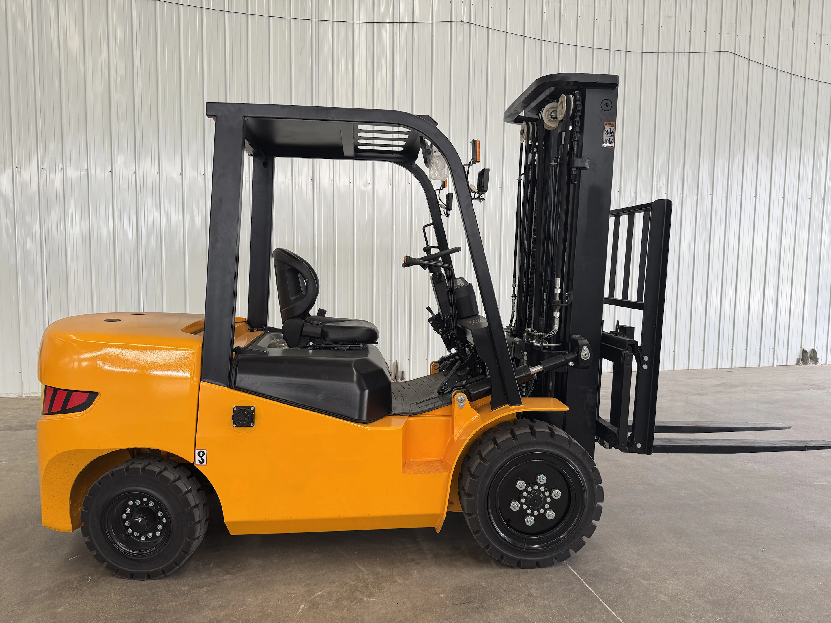 Gabelstapler, vierrädrig, 1 Tonne, 1,5 Tonne, 2 Tonnen, Lagerhandhabung, erhöhter Gabelstapler, Lade- und Entlade-LKW-Gabelstapler