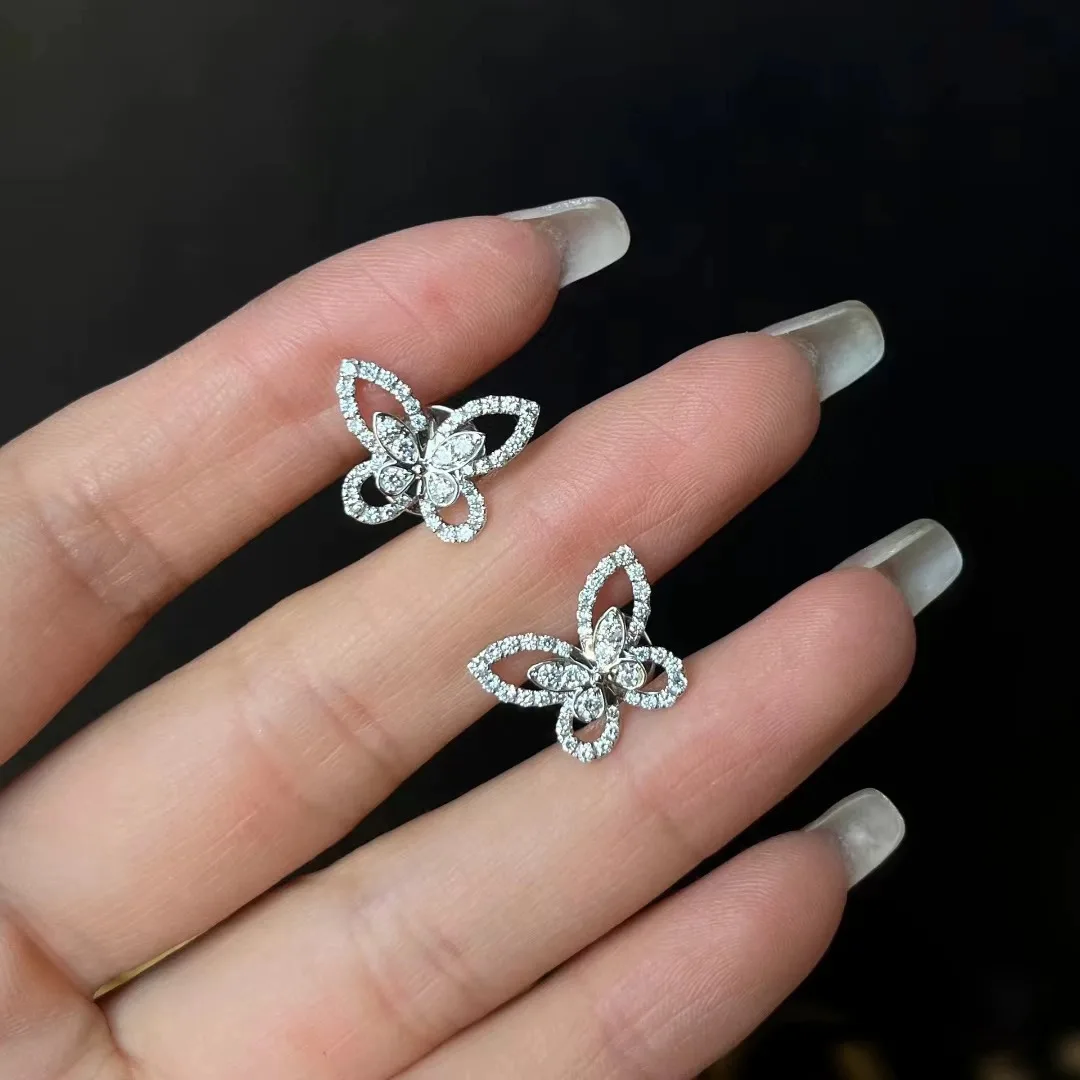 Huitan Chic orecchini a farfalla per le donne delicati accessori per le orecchie da indossare ogni giorno regalo per ragazza di compleanno gioielli di lusso con zirconi cubici