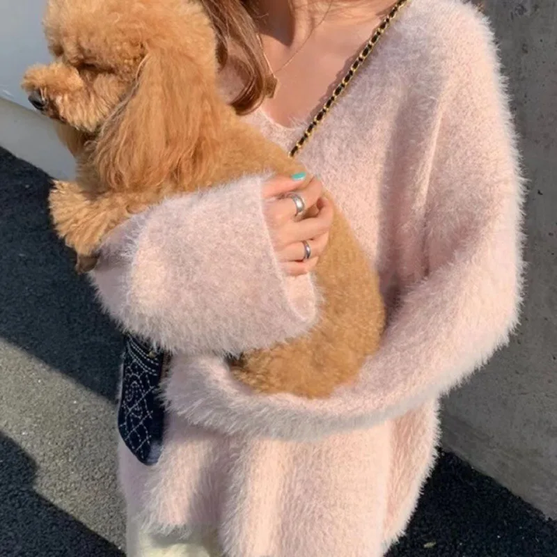 

Autumn and Winter Korean Version Long Sleeved Mink Fur V-Neck Solid Color Loose Top Sweater Slimming and Anti-Aging Base Shirt