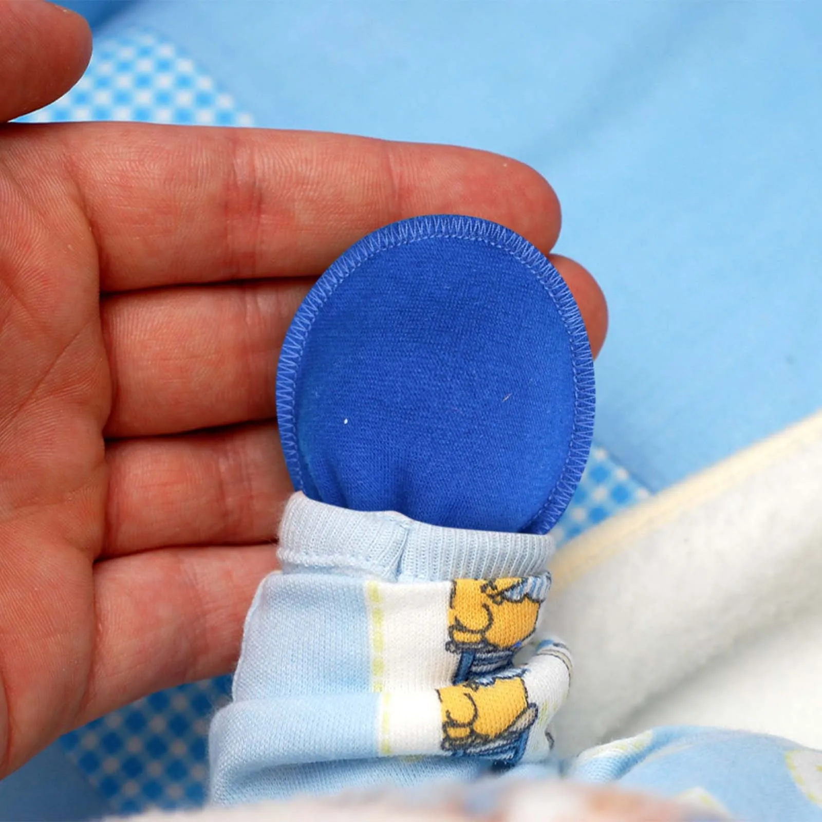 1 pair Newborn Baby Mittens Cotton Cartoon Soft Boys Girls Resuable Gloves 0-6M Baby Girl Boy Head Mittens Without Scratches