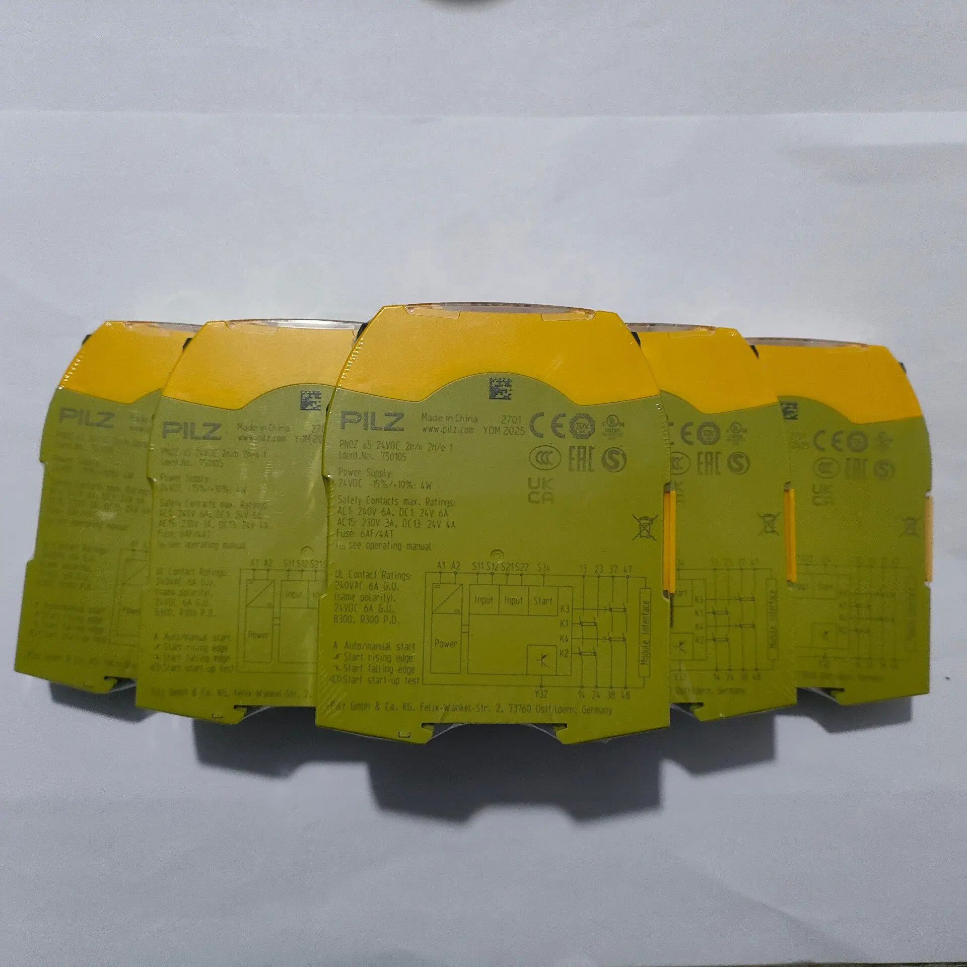 New PILZ Pilz safety relay PNOZ s5, model 750105