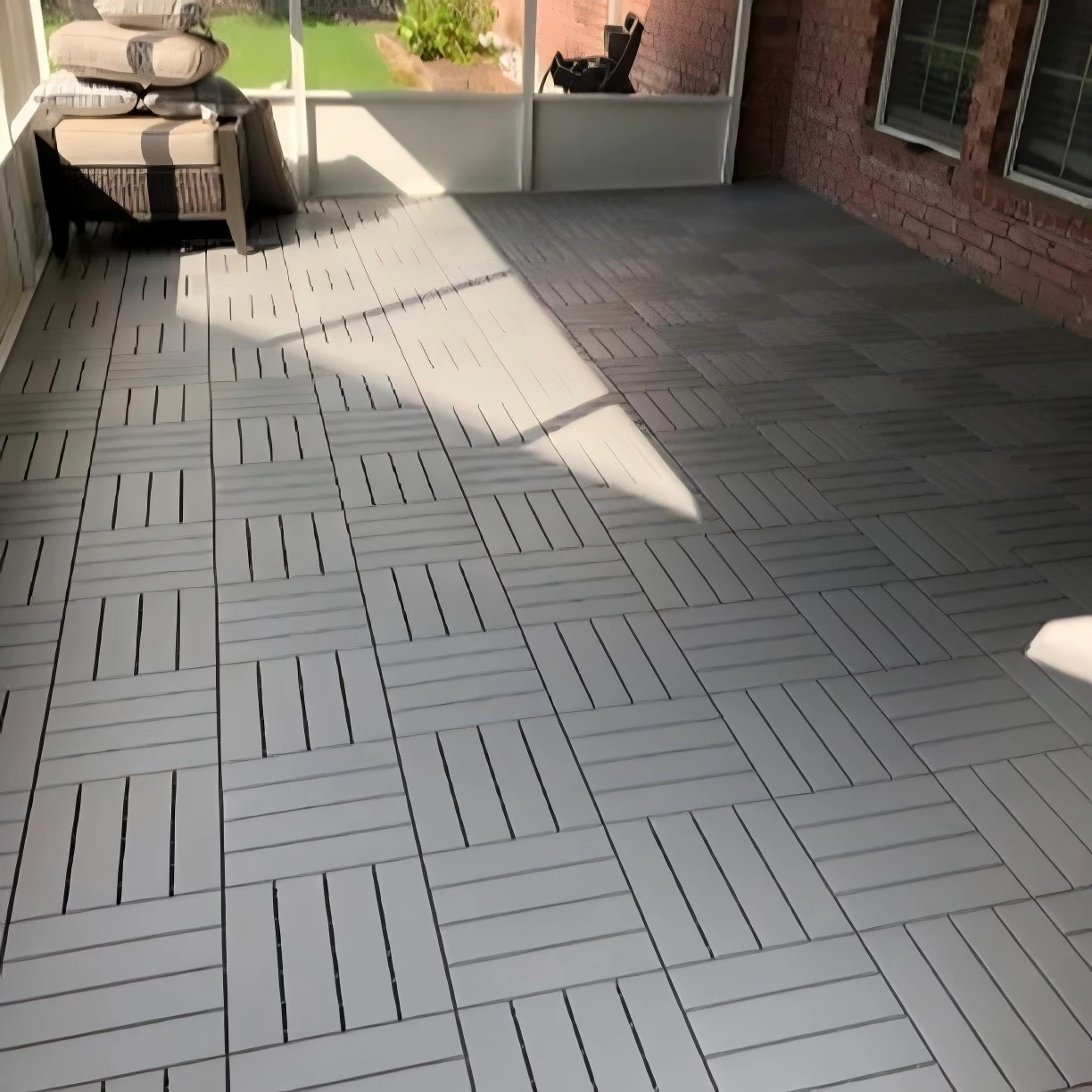 

Dull Polished Coffee Color 30*30cm Waterproof Interlocking Plastic Floor Mat For Patio Terrace
