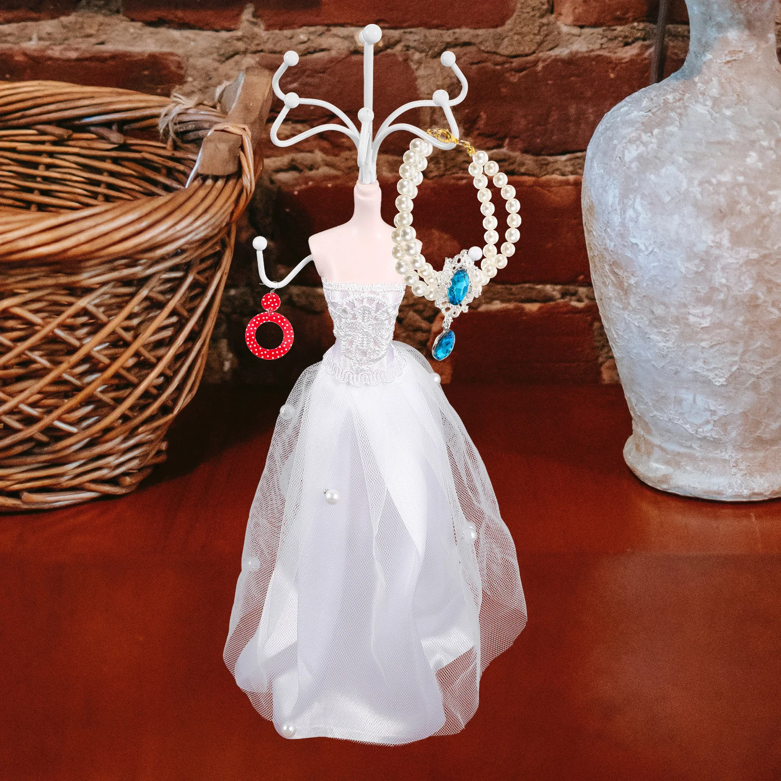 

Creative Princess Jewelry Stand Classic Necklace Rack Retro Style Household Jewelry Organizer Decorative Display Desktop