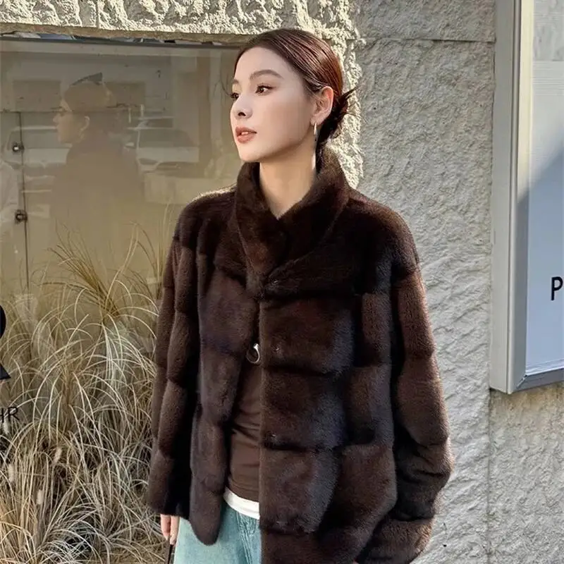[EWQ] معطف فرو منك صناعي بأكمام طويلة بتصميم عتيق معطف فرو دافئ منفوش ومشعر وناعم للشتاء سترة جديدة تناسب الجميع ملابس خارجية فضفاضة 16O84