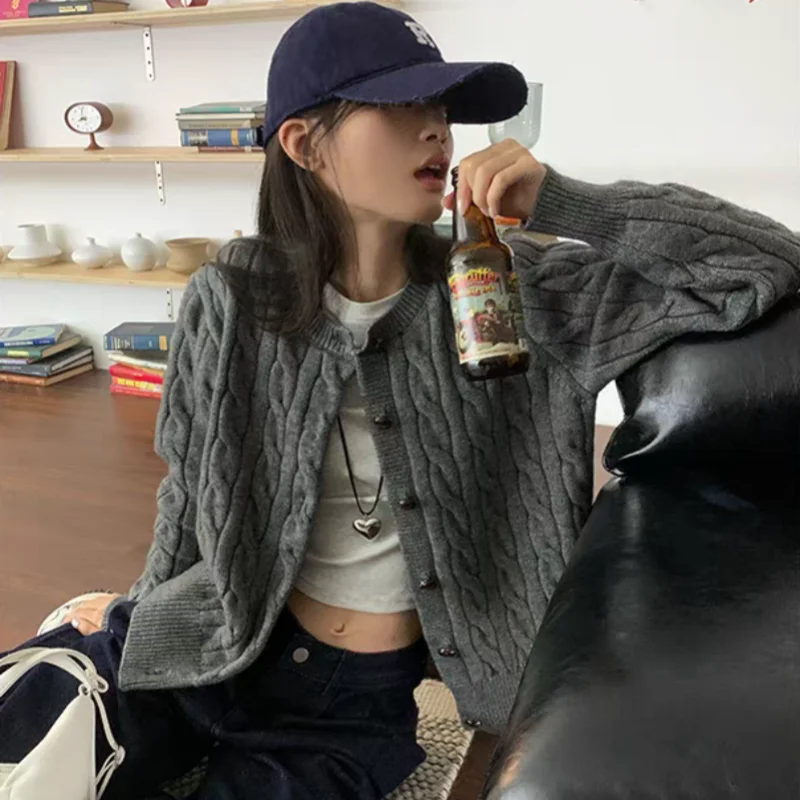 

2025 Autumn Winter New Style Crew Neck Thickened Cable-Knit Cashmere Cardigan for Women Loose Versatile and Retro Sweater Coat