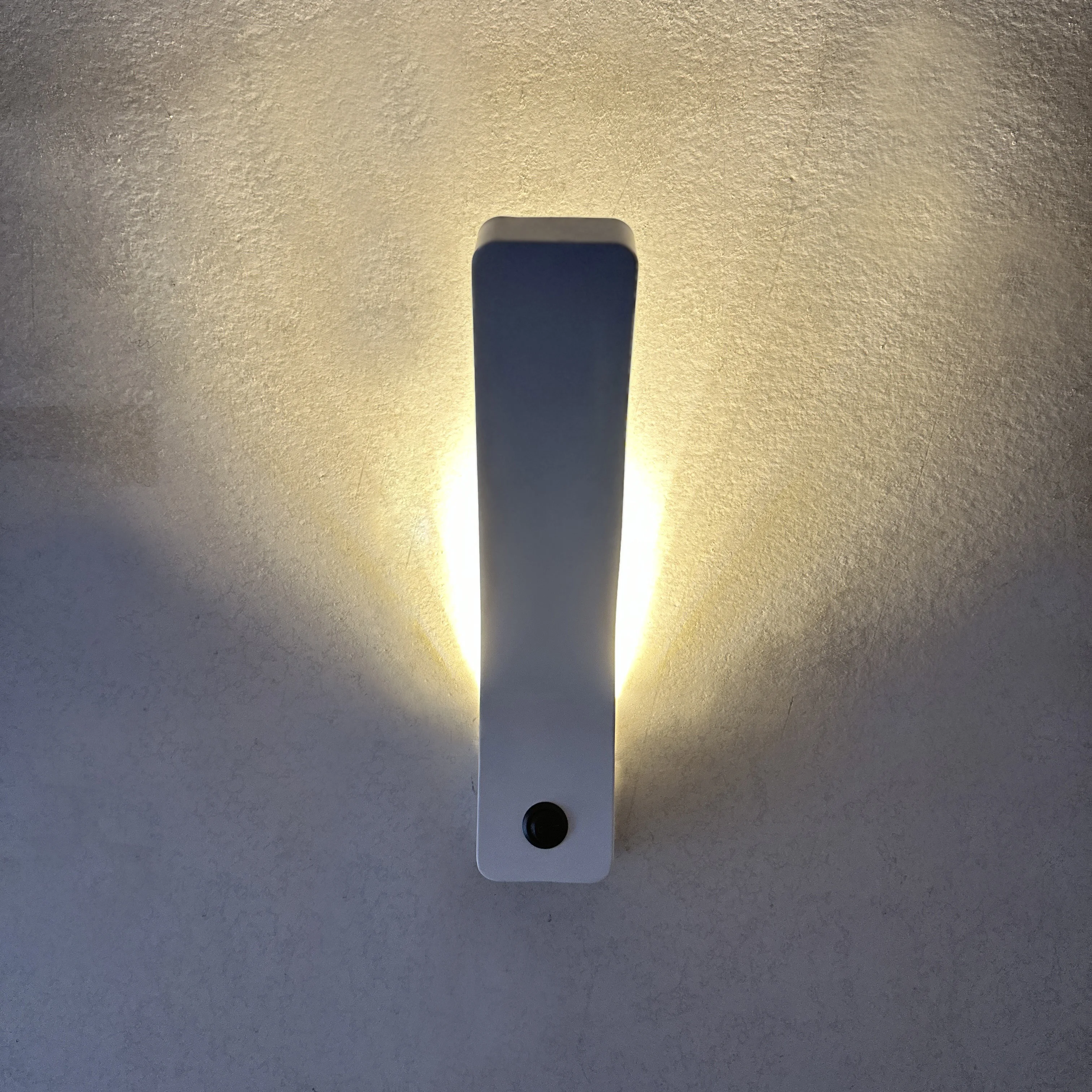 Modern Simple White Iron Wall Sconce LED Tri-color Variable Lighting With Switch Corridor Bedroom Indoor Decoration Fixture Lamp