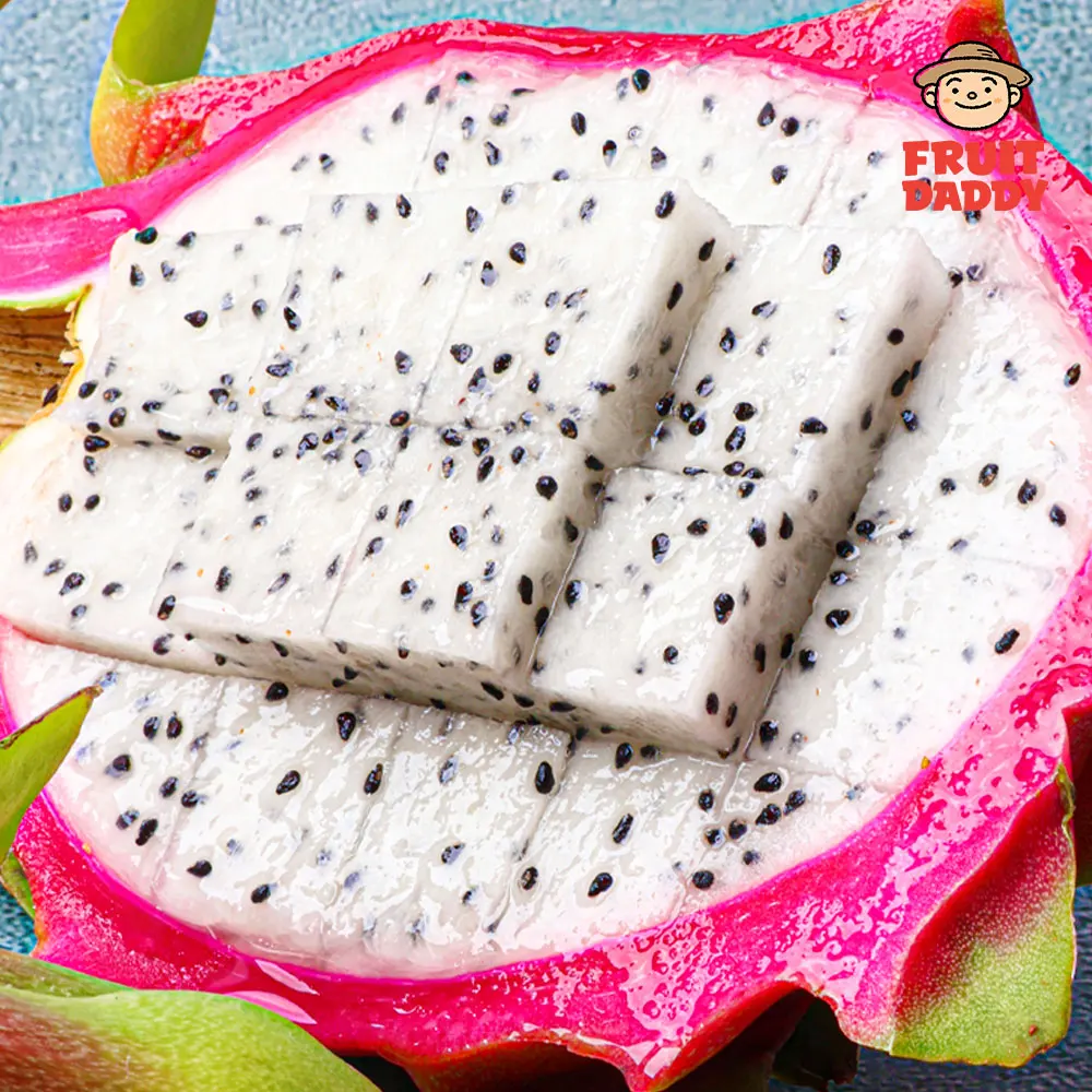 قسط فاكهة التنين الأبيض الطازج والناعم