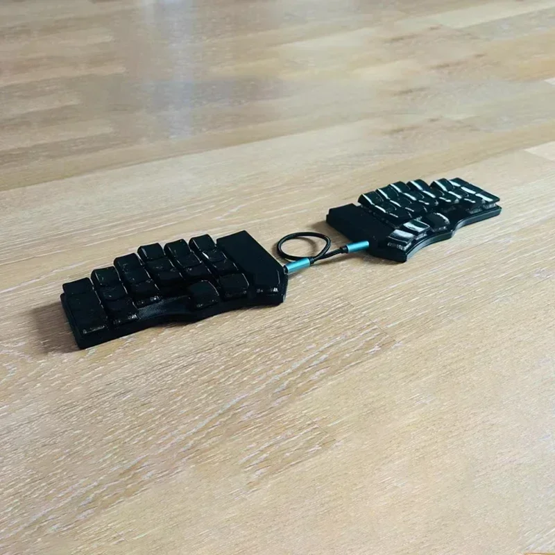 Piantor Split Keyboard 42-row Low-profile Wired Ergonomic Keyboard Customized VIAl Key-changing Office Game Split Keyboard Kit