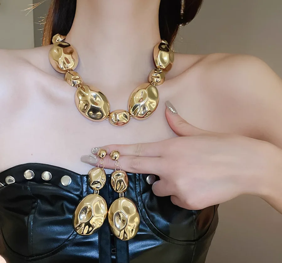 

Трансграничное металлическое овальное ожерелье и серьги, комплект из Европы и США, преувеличенная цепочка на ключицы, ниша, роскошное высокое чувство je