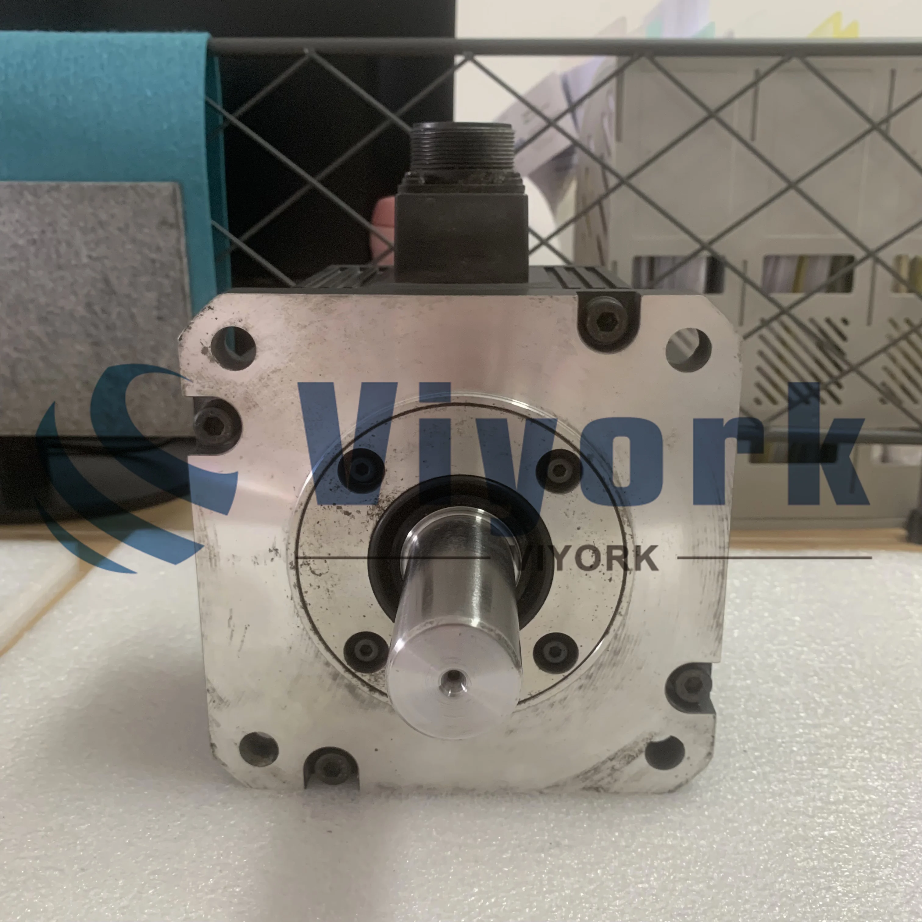 HC-SF202 AC SERVO MOTOR 11AMP 138VAC 2KW 2000RPM USED